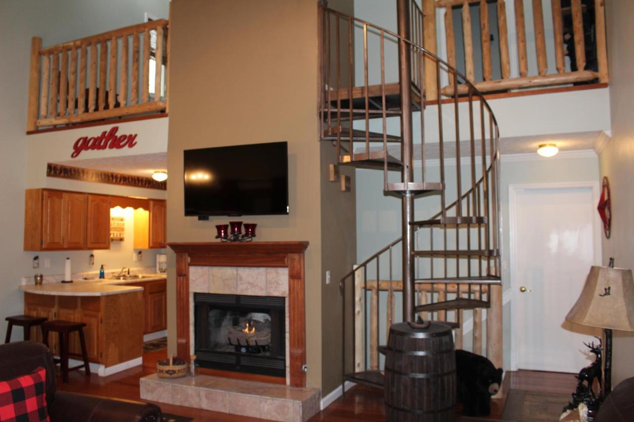 Spacious Downtown Condo Walking Distance To Downtown Gatlinburg Sleeps 6 Guests Exteriér fotografie