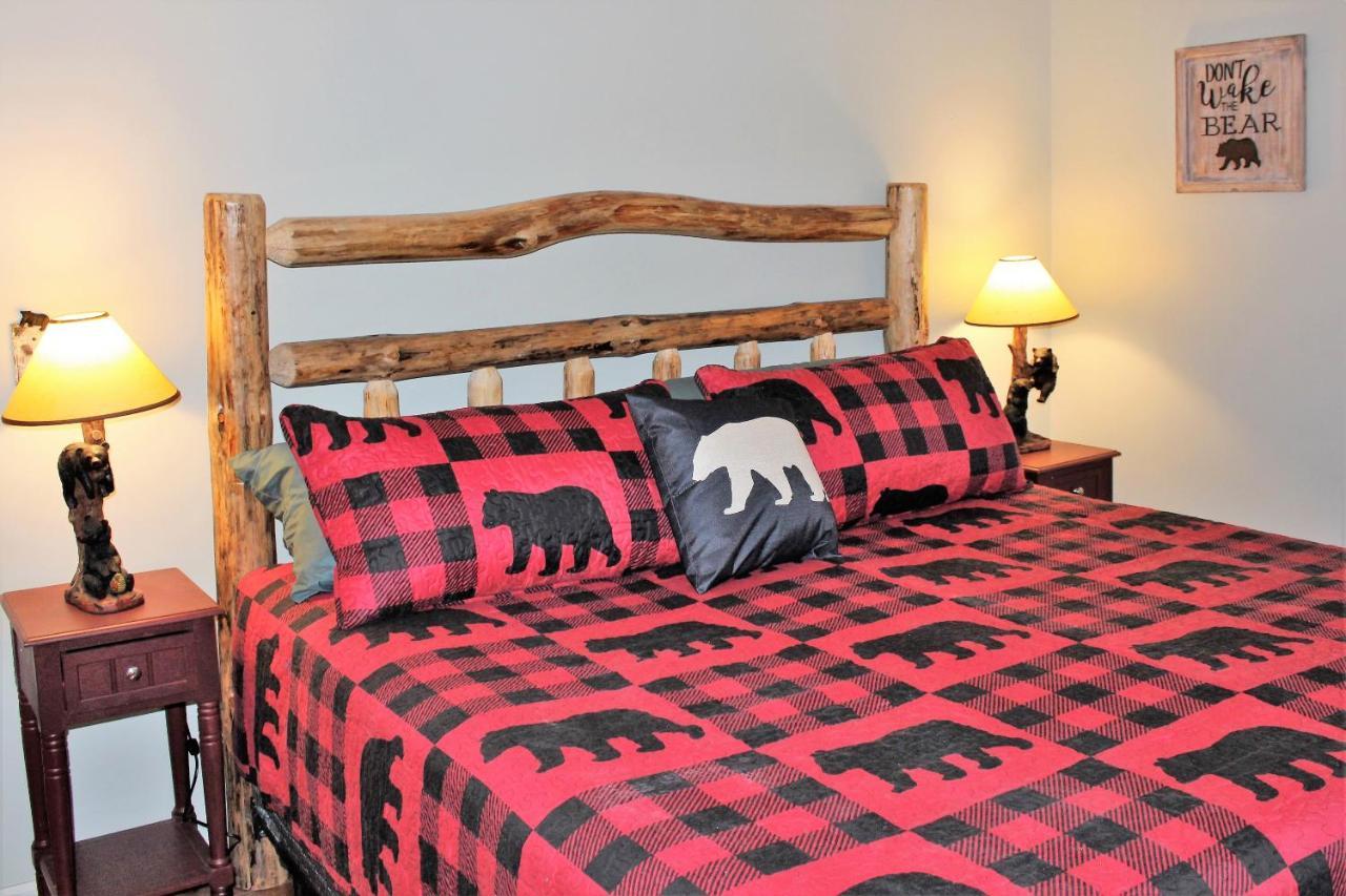 Spacious Downtown Condo Walking Distance To Downtown Gatlinburg Sleeps 6 Guests Exteriér fotografie