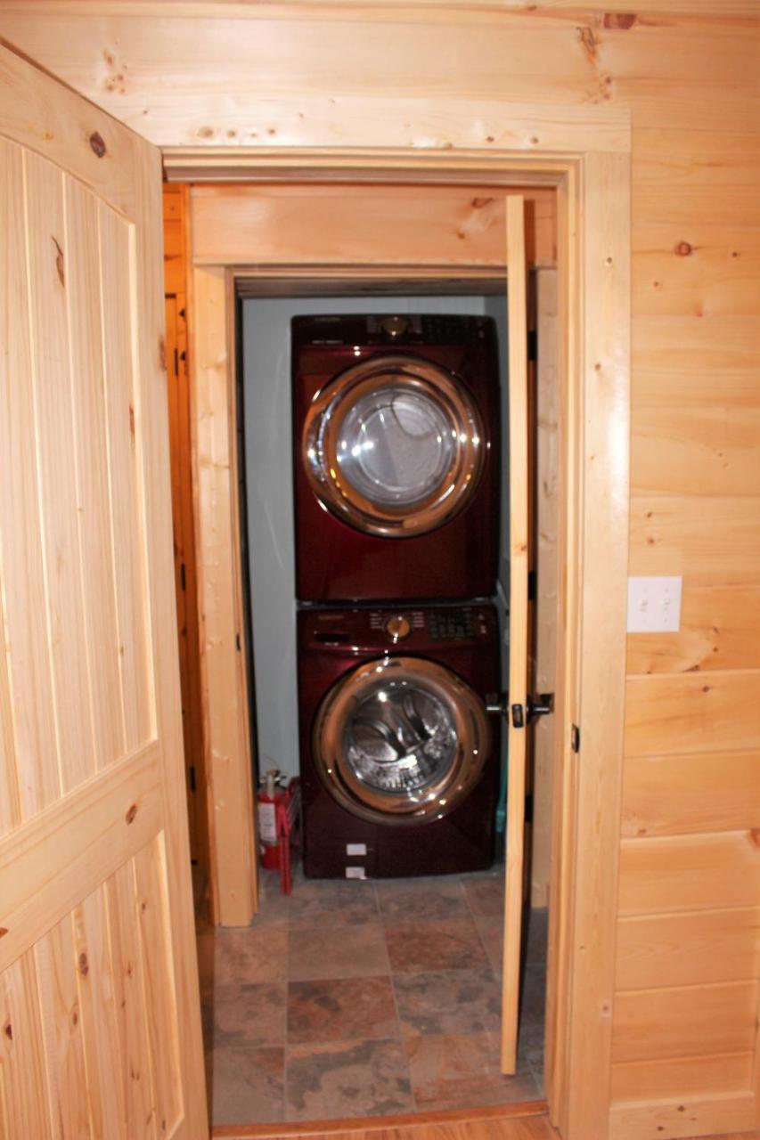 Spacious Downtown Condo Walking Distance To Downtown Gatlinburg Sleeps 6 Guests Exteriér fotografie
