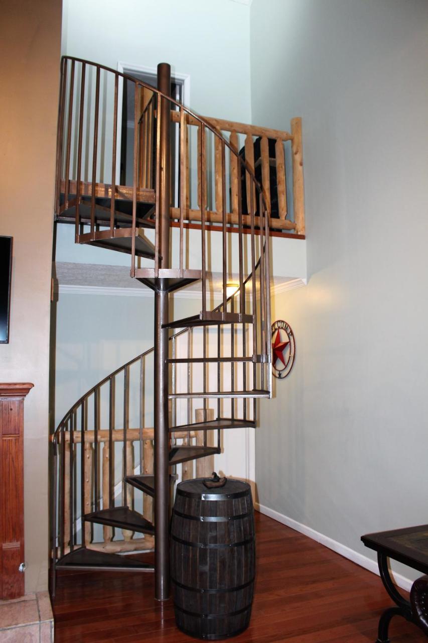Spacious Downtown Condo Walking Distance To Downtown Gatlinburg Sleeps 6 Guests Exteriér fotografie