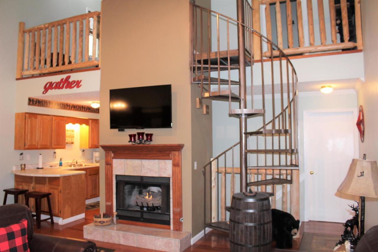 Spacious Downtown Condo Walking Distance To Downtown Gatlinburg Sleeps 6 Guests Exteriér fotografie