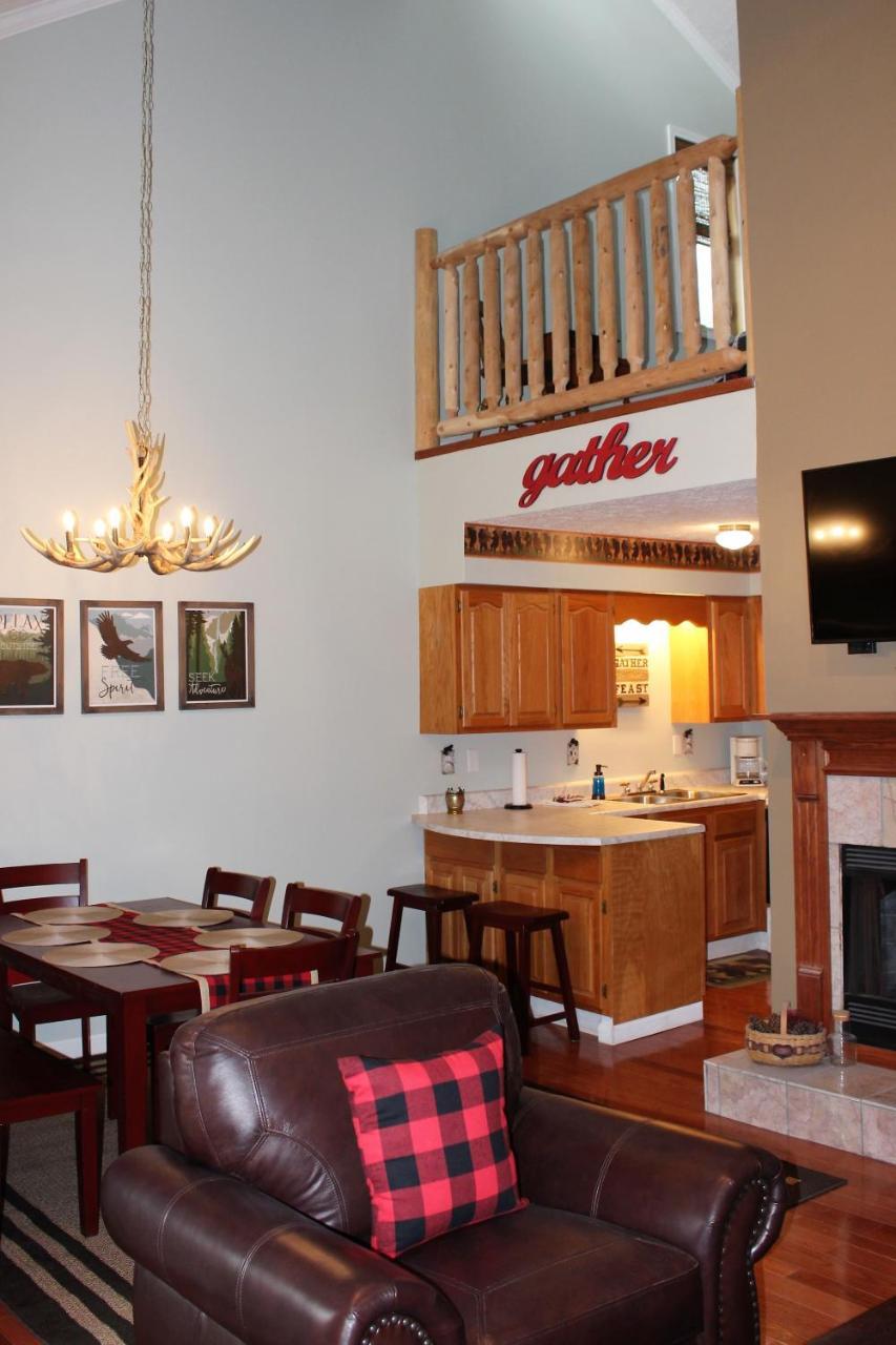 Spacious Downtown Condo Walking Distance To Downtown Gatlinburg Sleeps 6 Guests Exteriér fotografie