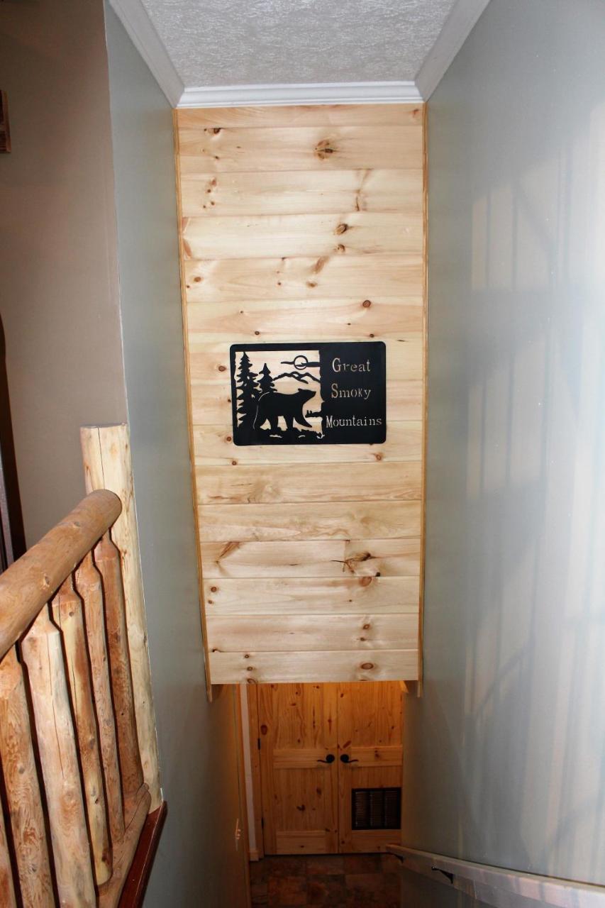 Spacious Downtown Condo Walking Distance To Downtown Gatlinburg Sleeps 6 Guests Exteriér fotografie