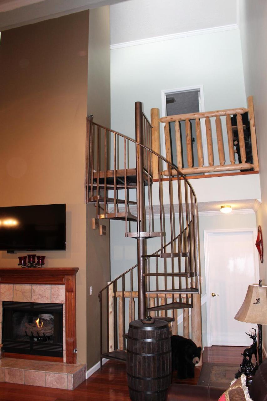 Spacious Downtown Condo Walking Distance To Downtown Gatlinburg Sleeps 6 Guests Exteriér fotografie