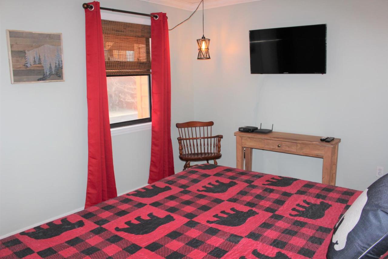Spacious Downtown Condo Walking Distance To Downtown Gatlinburg Sleeps 6 Guests Exteriér fotografie