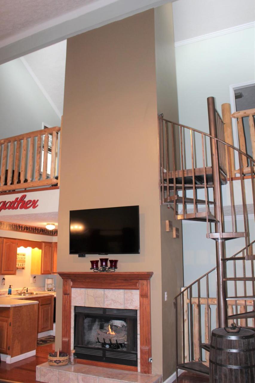 Spacious Downtown Condo Walking Distance To Downtown Gatlinburg Sleeps 6 Guests Exteriér fotografie