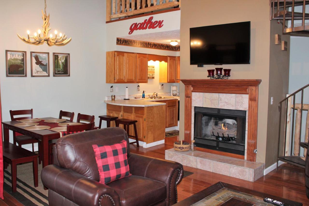 Spacious Downtown Condo Walking Distance To Downtown Gatlinburg Sleeps 6 Guests Exteriér fotografie